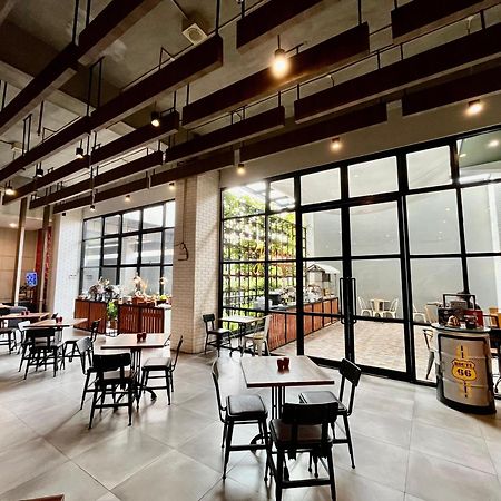 任抹达法姆福图纳酒店 Jembel 外观 照片